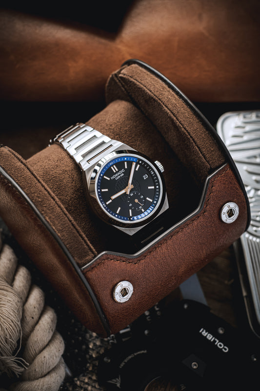 Cíor 928 - Navy and Gold - Luxury Sports Watch (36mm)